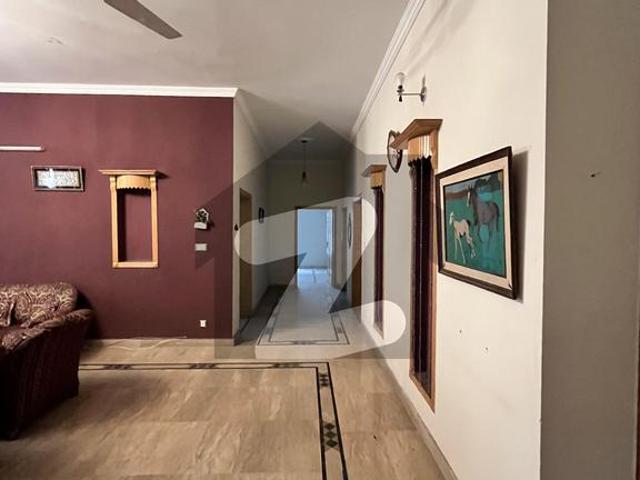 10 Marla Well Maintained Used House for Sale in Gulshan Abad, Rawalpindi | 6 Bed Attach Bath | Double Gate | 2 Gas & 2 Electricity Meters Gulshan Abad Sector 1