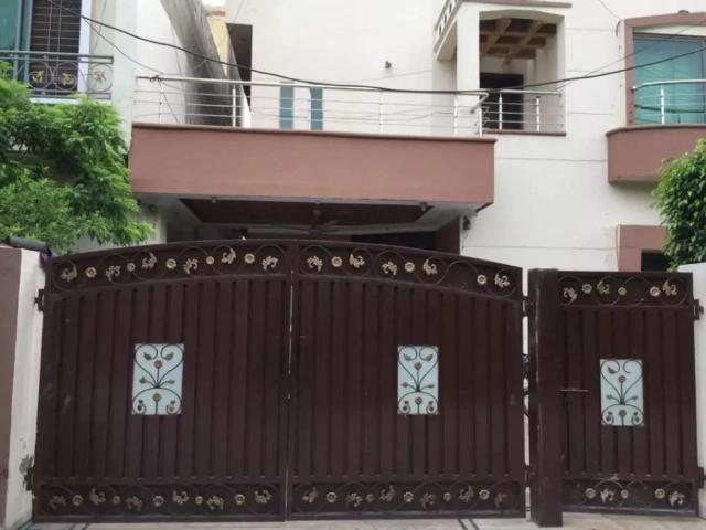 10 Marla Awesome house, Gated colony in Lahore cantt. Lahore Punjab Small Industries Colony ID 24271