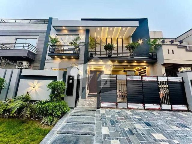 10 Marla Beautiful Bungalow In Formanites Housing Near Dha Phase 5