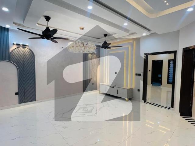 10 Marla Beautiful Designer'S House For Sale In Central Park Lahore Central Park Block G