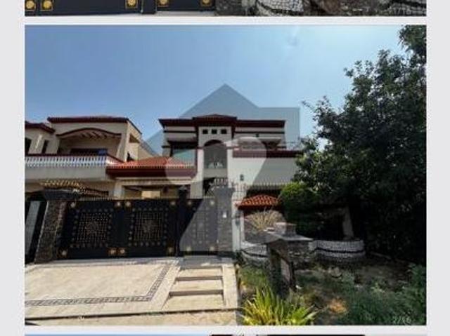 10 Marla Beautiful House C Block Citi Housing Sialkot Spacious Bedrooms, Modern Design Near To Commercial, Parks, Masjid, 60 Feet Wide Road. Citi Housing Society Block C
