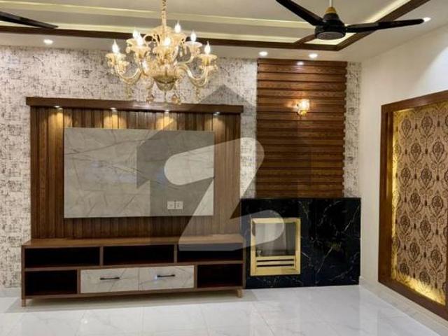 10 Marla Beautiful House Available For Rent In Bahria Town Lahore Bahria Town Chambelli Block