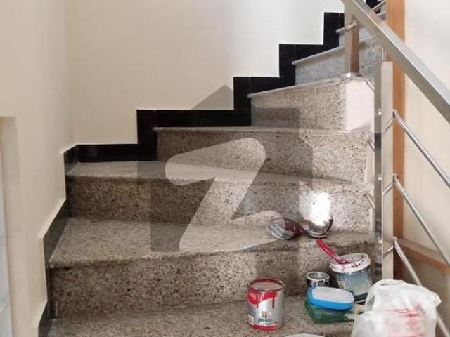 10 marla beautiful house available for rent in Bahria Town Phase 2