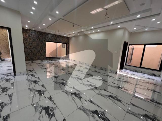 10 Marla Beautiful House Available For Sale In Abdullah Garden Canal Road Abdullah Gardens
