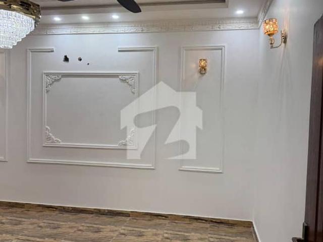 10 marla beautiful house for rent