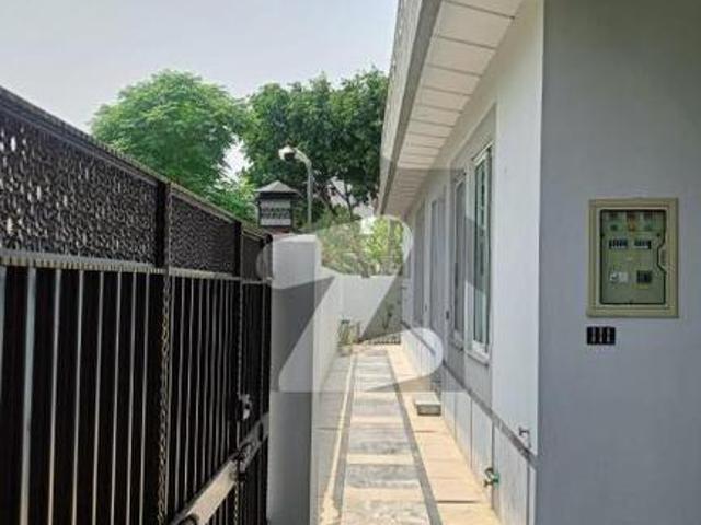 10 Marla Beautiful House For Rent In DHA Phase 8