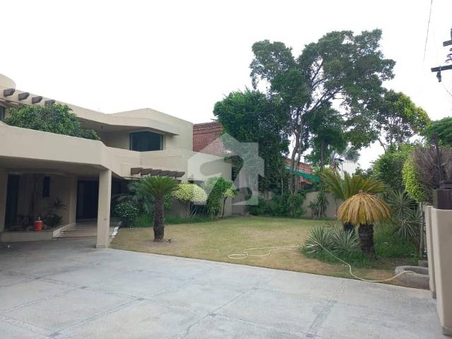 10 Marla Beautiful House For Rent With Basement In DHA Phase 3 Lahore