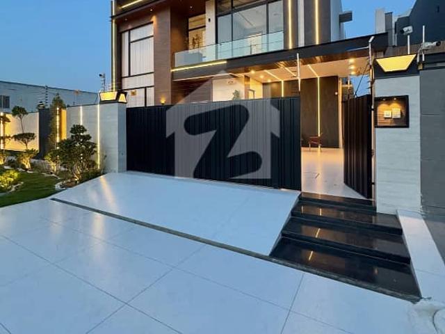 10 marla beautiful house for sale