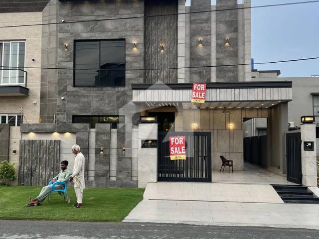 10 marla beautiful house for sale in central park housing society lahore