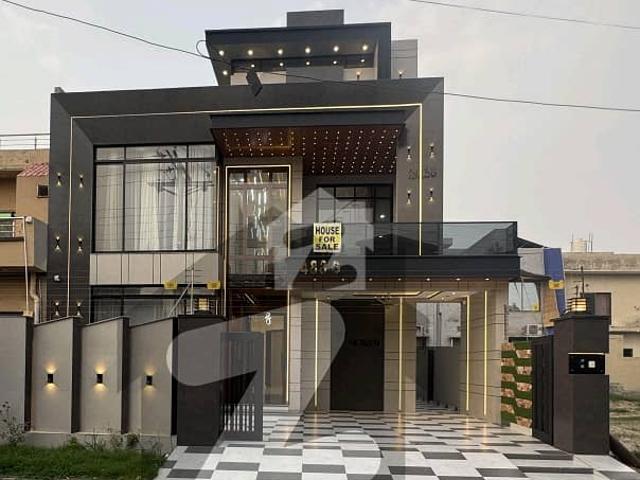 10 Marla Beautiful House For Sale In Central Park Housing Society Lahore