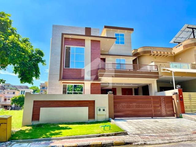 10 Marla Beautiful House for Sale in DHA Phase 1
