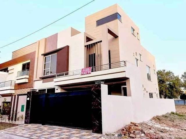 10 Marla Beautiful House For Sale In Prime Location Lahore Bahria Town ID 82120