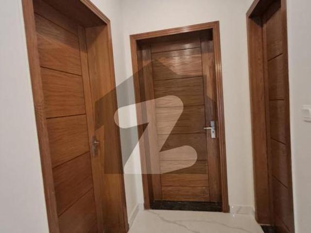 10 Marla Beautiful House Options Available For Rent In Bahria Town Phase 8