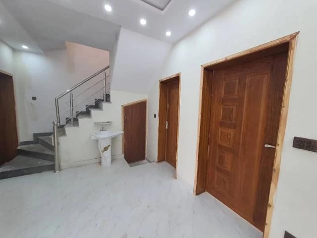 10 Marla Beautiful House Portion For Rent totally Seprate Lahore CENTRAL PARK HOUSING SCHEME ID 84713