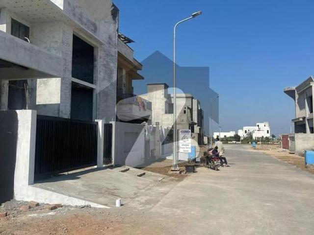 10 Marla Beautiful Modern Style Grey Structure For Sale DHA Phase 1 Sector U Block 4