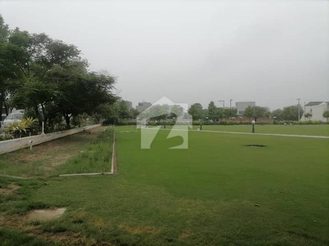 10 Marla Beautiful Plot For Sale 80 Feet Road