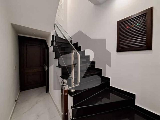 10 marla beautiful upper portion on rent in paragon city