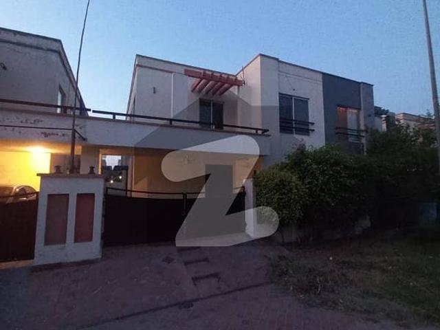 10 Marla Beautiful Used House Available For Sale In Prime Location Of Paragon City