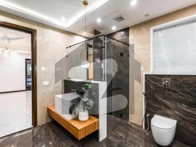 10 Marla Beautifully Designed Modern House for Sale DHA Phase 5