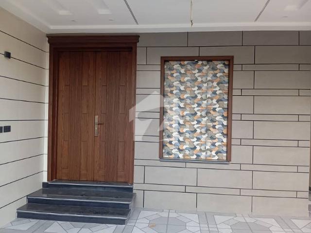 10 marla brand ultra modern house for sale
