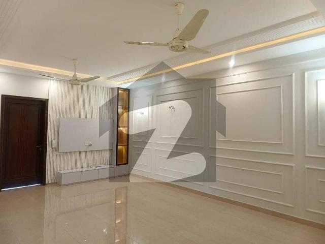 10 marla brand new condition good luxury excellent upper portion house for rent in gulbahar block bahria town lahore