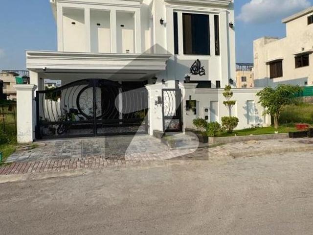 10 Marla Brand New Desighner Spanish Upper Portion Available For Rent With Lawn Bahria Town Phase 8