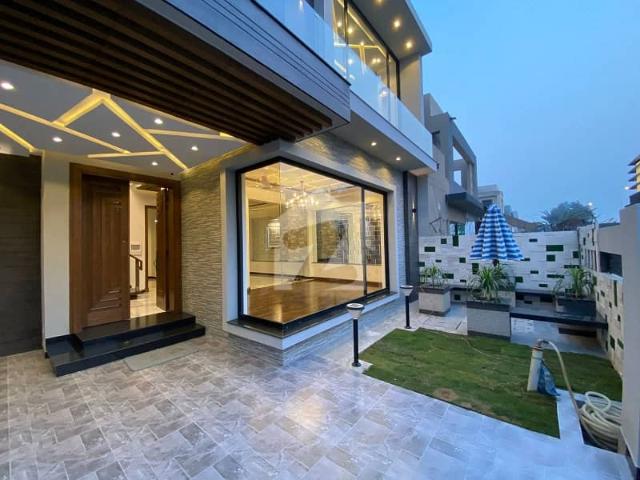 10 Marla Brand New Executive Class Amazing House For Sale