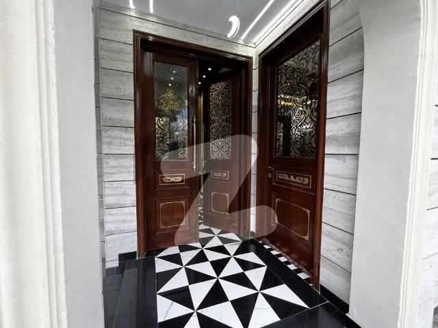 10 Marla Brand New Facing Park Double Storey Modern Classical Design House For Sale Central Park Block G