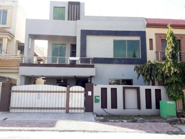 10 Marla Brand New Facing Park Luxury Out Class Modern House for Sale Lahore Bahria Town ID 55559