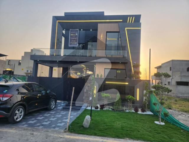 10 Marla Brand New First Entry House Available For Rent In Bahria Town Lahore. Bahria Town Gulbahar Block