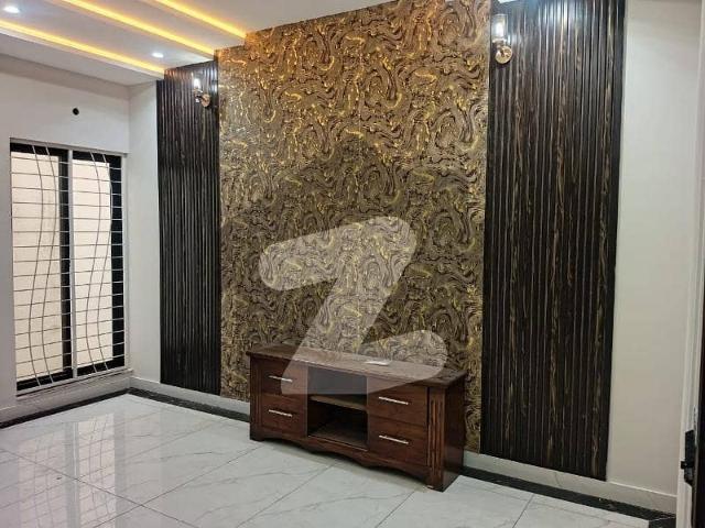 10 Marla Brand New House Available For Office And Family