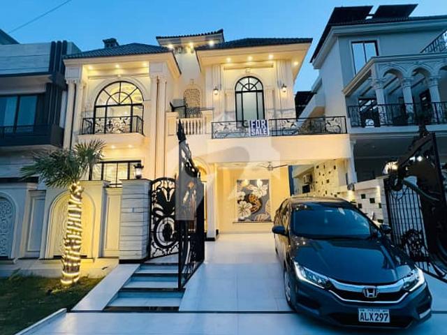 10 Marla Brand New House Available For Rent In Bahria Town Lahore