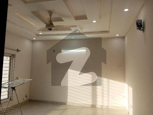 10 Marla Brand New House Available For Rent