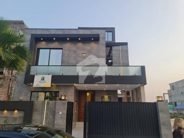 10 Marla Brand New House Available For Sale In Paragon City