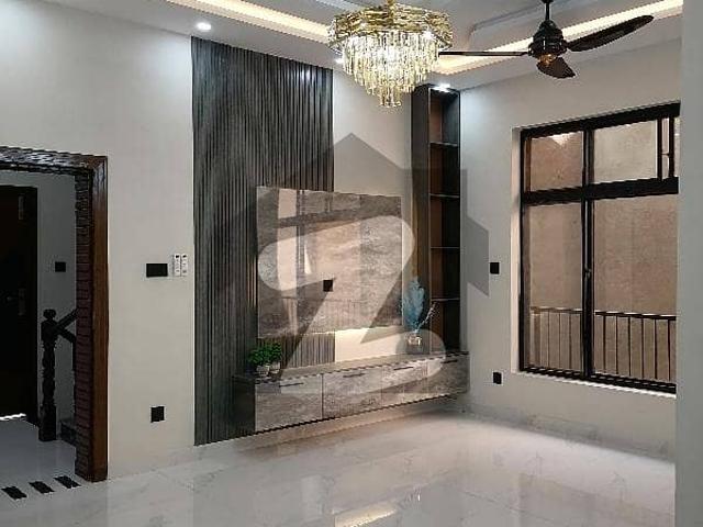10 Marla Brand New House Available For Sale in Prime Location