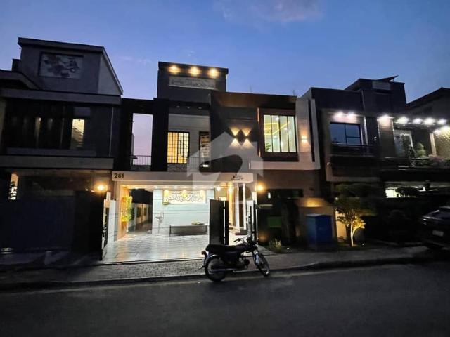 10 marla brand new house available for sale in southern block bahria orchard lahore