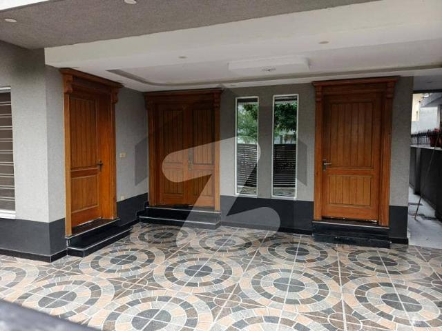 10 marla brand new house available for sale