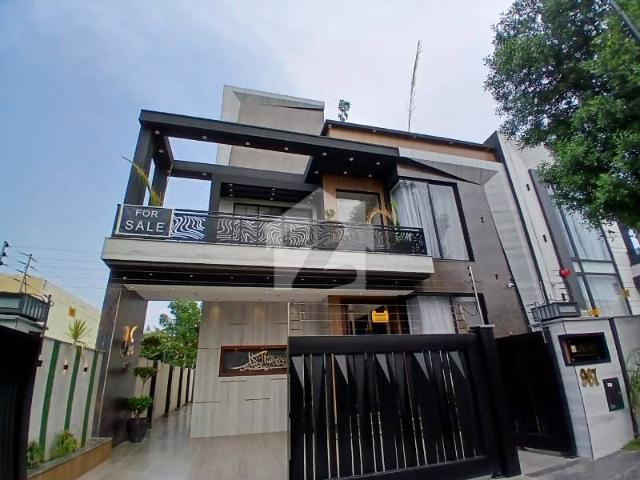 10 Marla Brand New House For Rant Sector C Jasmine Block Bahria Town Lahore