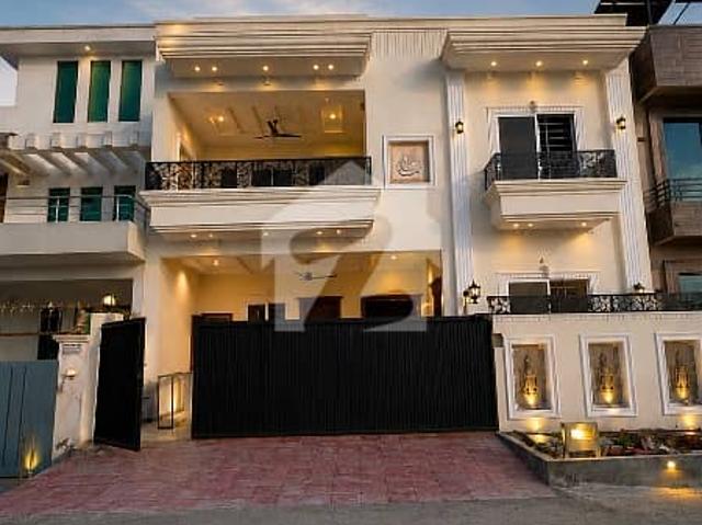 10 Marla Brand New House For Sale