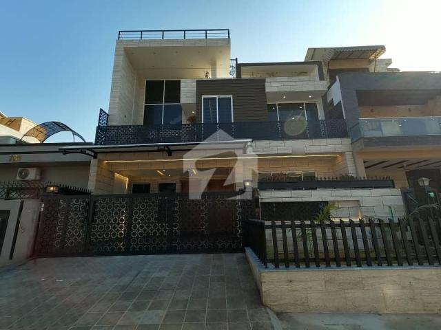 10 Marla Brand New House For Sale