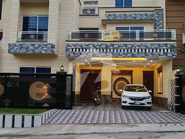 10 Marla Brand New House For Sale
