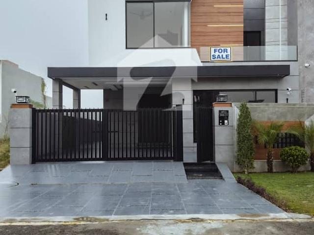 10 Marla Brand New House For Sale