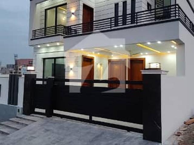 10 Marla Brand New House For Sale