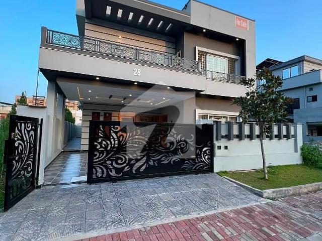 10 Marla Brand New House For Sale