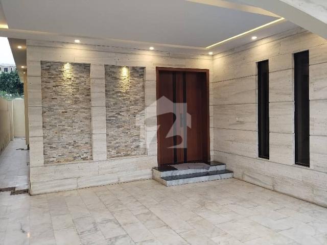 10 Marla Brand New House For Sale