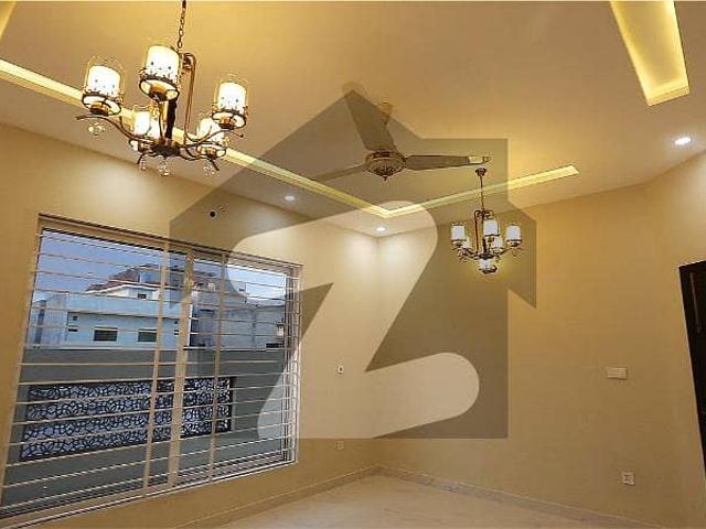 10 Marla Brand New House For Sale
