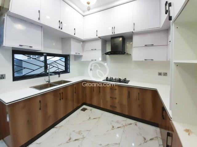 10 Marla Brand New house for sale