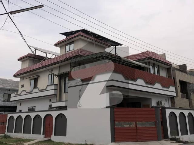 10 Marla Brand New House For Sale