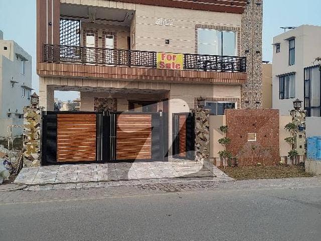 10 Marla Brand New House For Sale In Dream Garden Price Negotiable