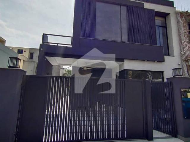10 Marla Brand New House For Sale In Lake City Sector M2